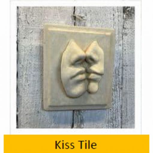Kiss Tile Wall Plaque 17cm x 15cm