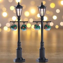 Old english lamp post set of 2 (battery operated)