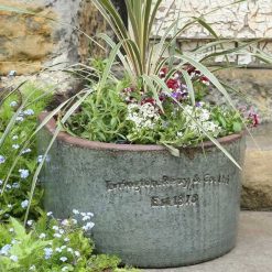 Alternative view of Rounded Tub Stone S1