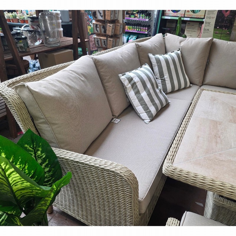 Chedworth Corner Unit with Piston table - Image 4