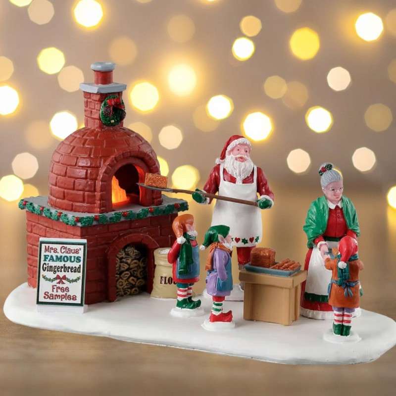 Mrs. Claus' Gingerbread Bake